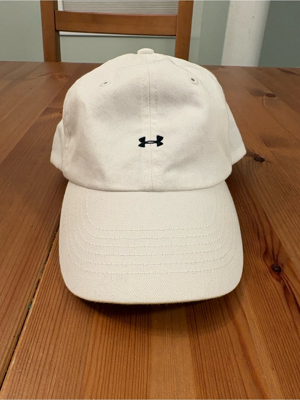 Under Armour White Baseball Cap Adjustable Hat Style Tennis Style White